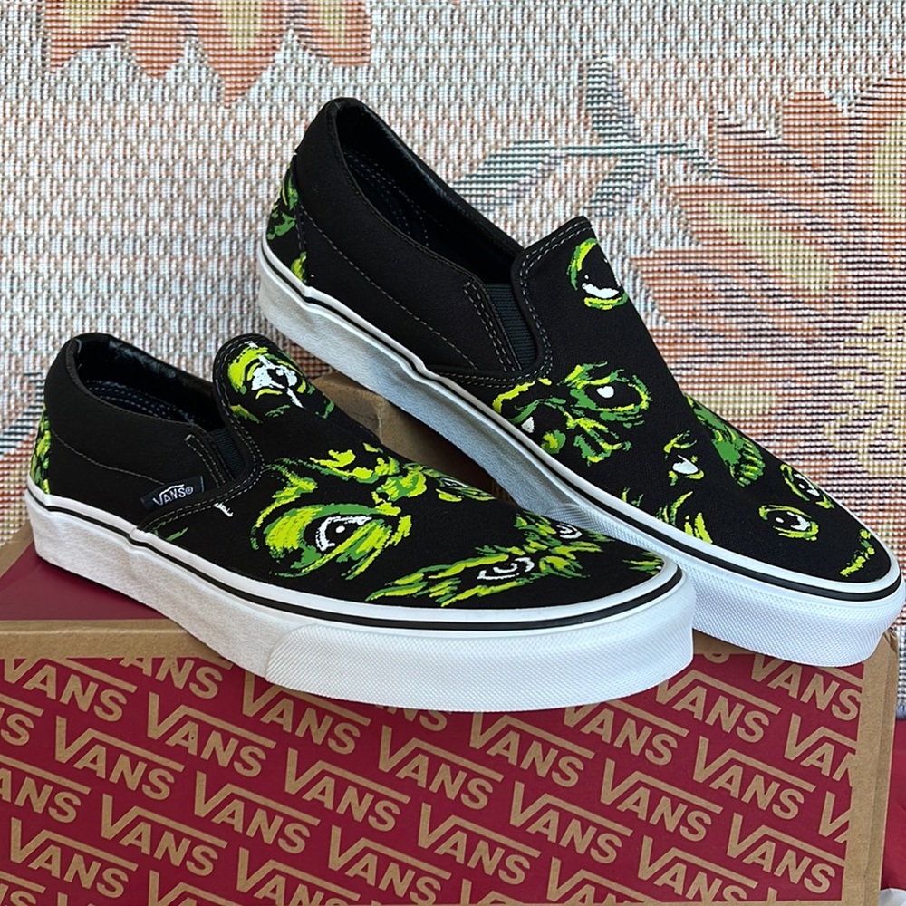 Vans Classic Slip-0n
Eyes In The Dark Black/Multi 
VINOA705DBML
WMNS sneakers - Picture 5 of 16